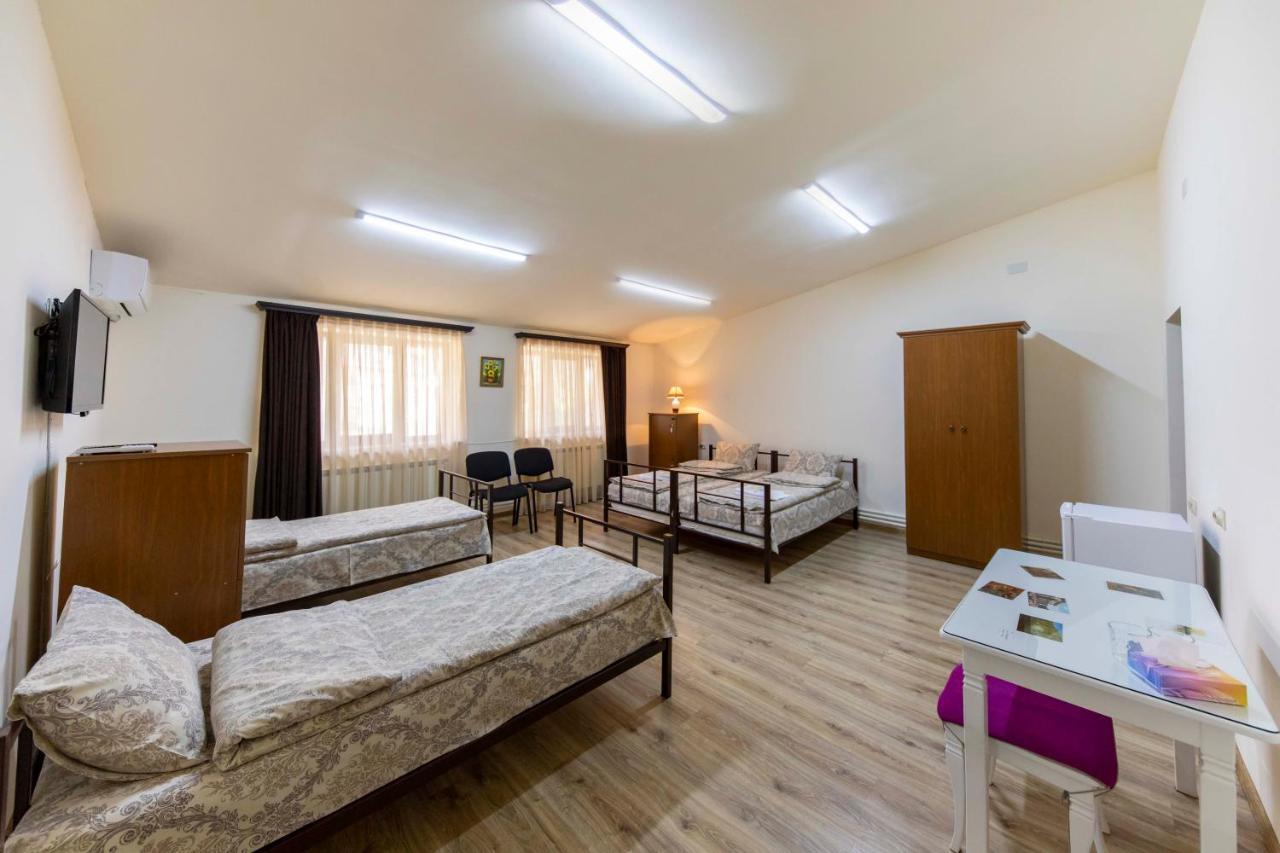 Tatev Hotel&Tours Erévan Extérieur photo